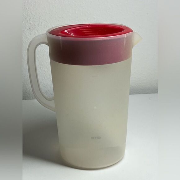 Rubbermaid 1 Gal. Simply Pour Plastic Pitcher With Multi-function Lid - Picture 2 of 10